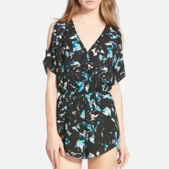 EUC ASTR the Label Geometric Cold Shoulder Romper (Size:L) - Picture 1 of 16